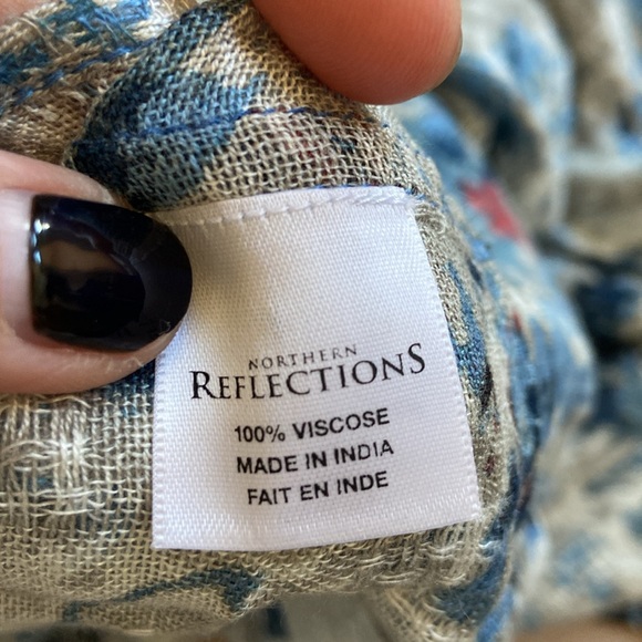 Northern Reflections infinity scarf - Picture 3 of 3